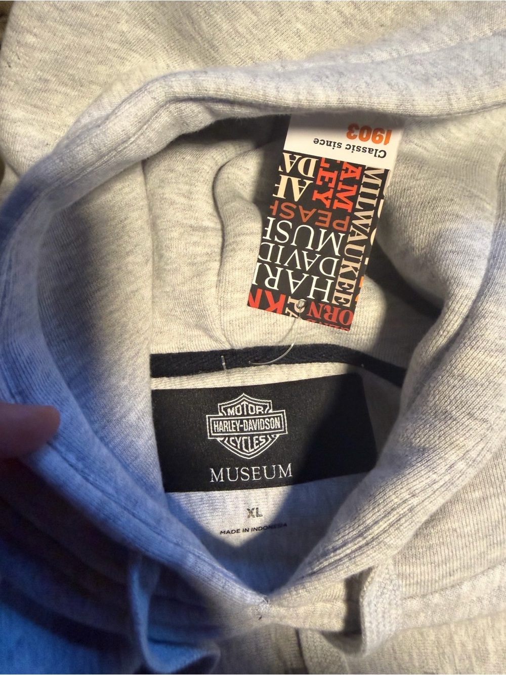 Men Sweater Subcategory Identification - Picture 2 of 3